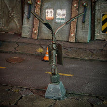 Lade das Bild in den Galerie-Viewer, Straßenlaterne mit Anschlagtafel